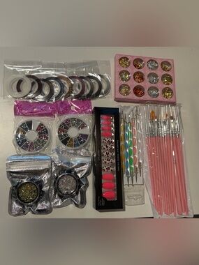 NEW! Gel nail art glitters with press on nail set-Item added!